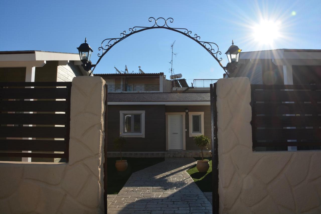 Olympia'S Apartments Луца Экстерьер фото